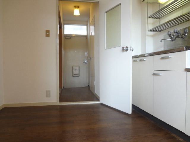 Kitchen. Dining space