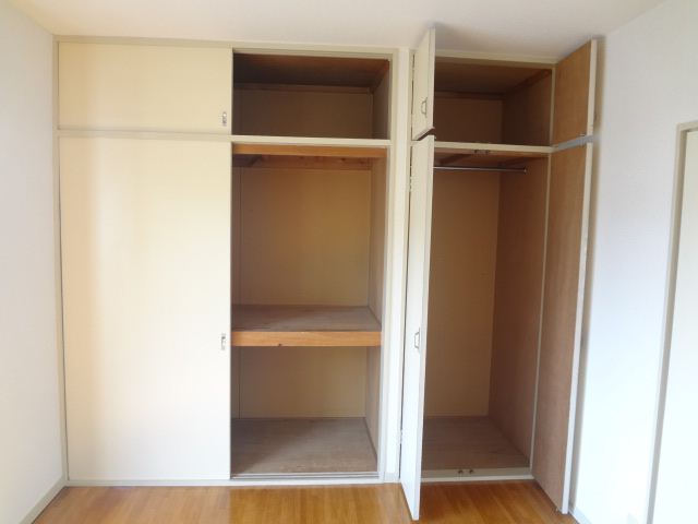 Receipt. Storage lot 1 between a half