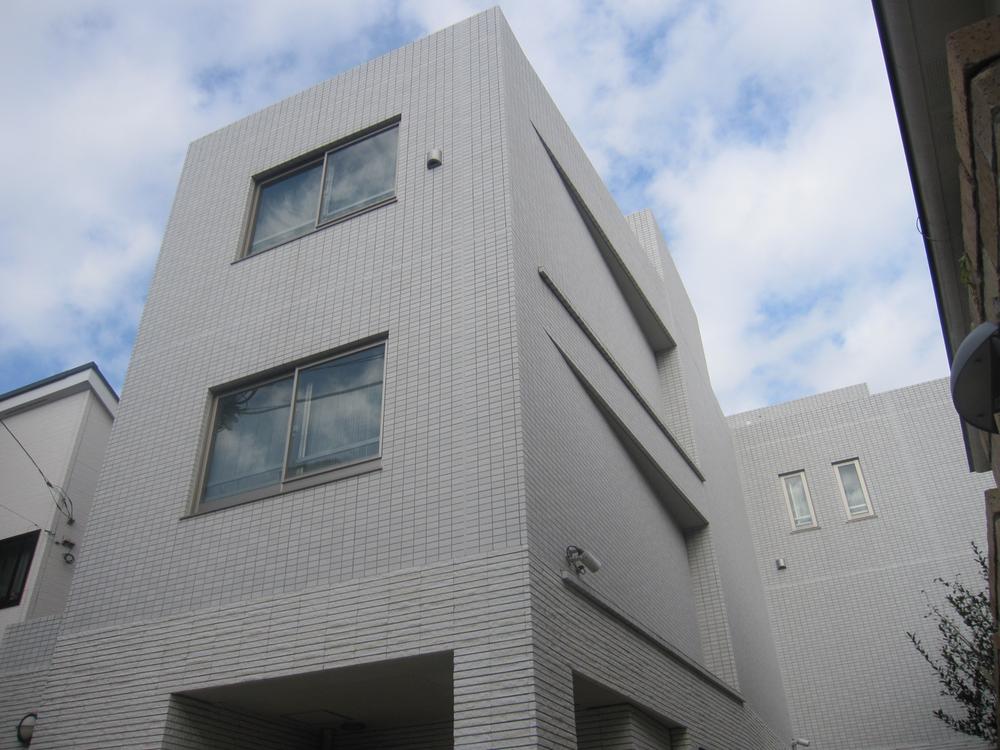 Local appearance photo. Local (11 May 2013) Shooting