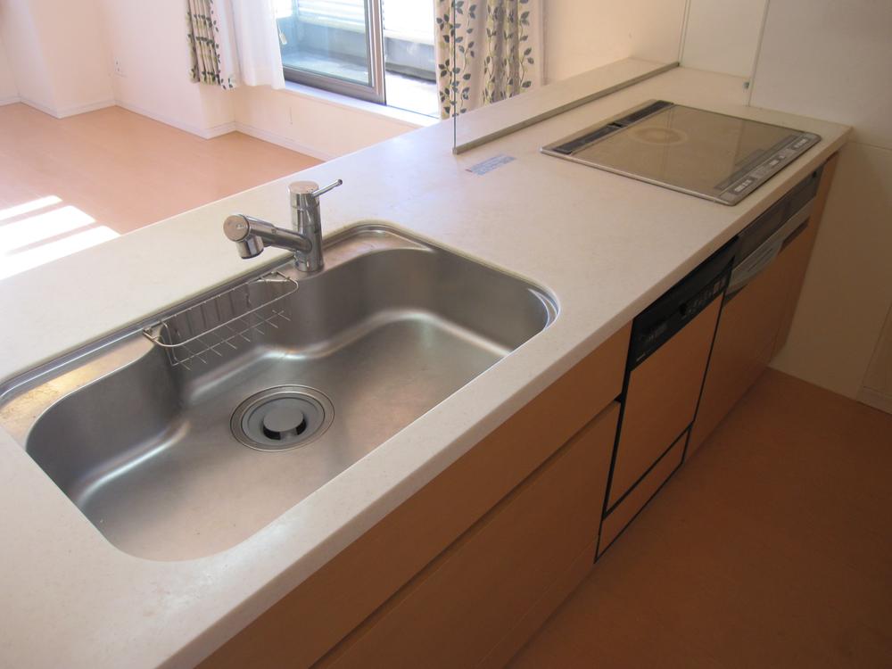 Kitchen. Indoor (12 May 2013) Shooting