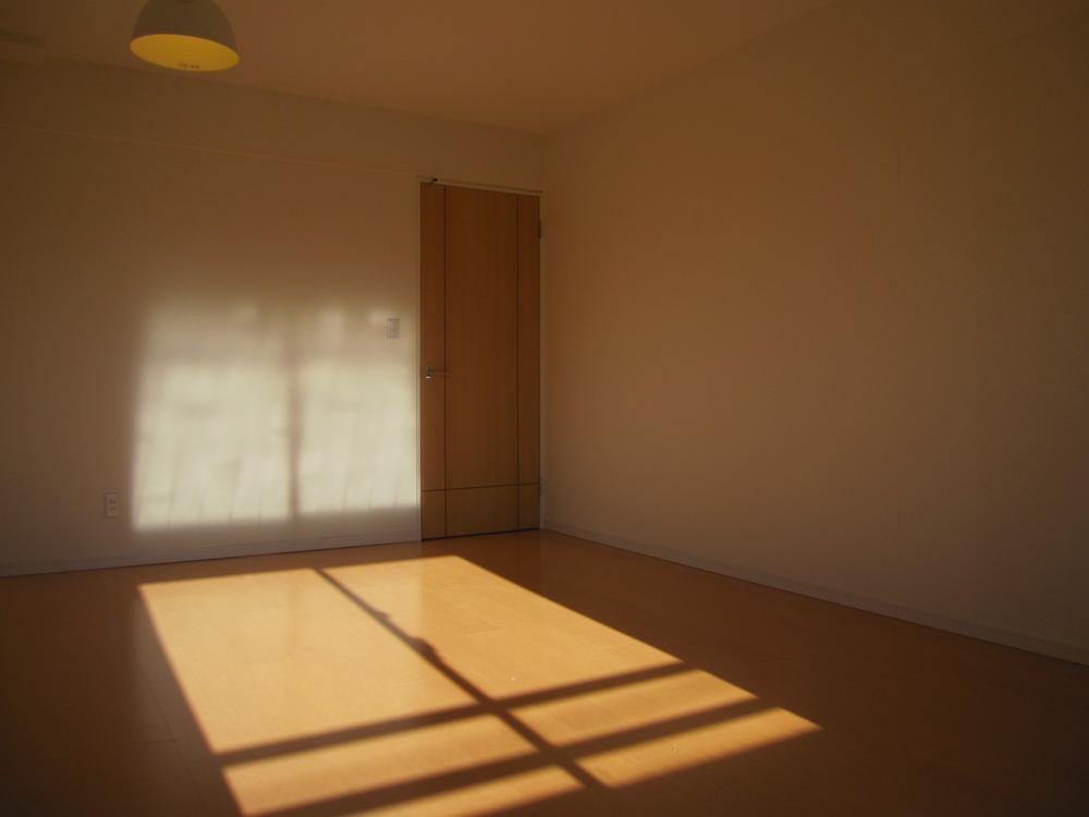 Non-living room. Indoor (12 May 2013) Shooting