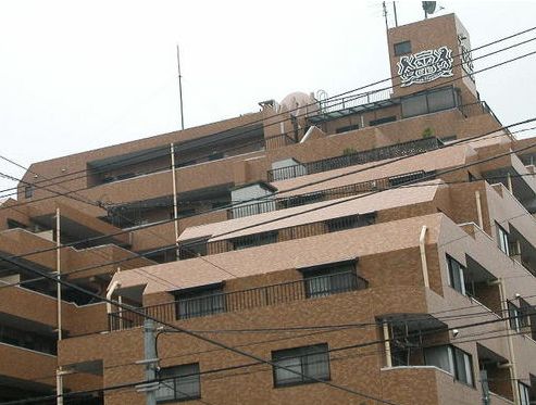 Building appearance. Security camera equipped family popularity of condominiums (^_^) / 