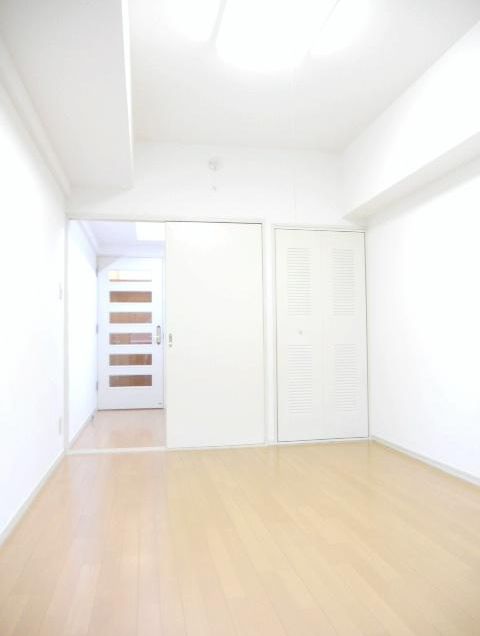 Living and room. Closet storage (^_^) / 