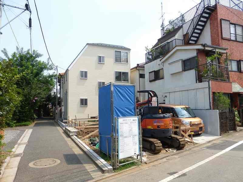 Local photos, including front road. Local photos, including front road (August 9, 2013) Shooting