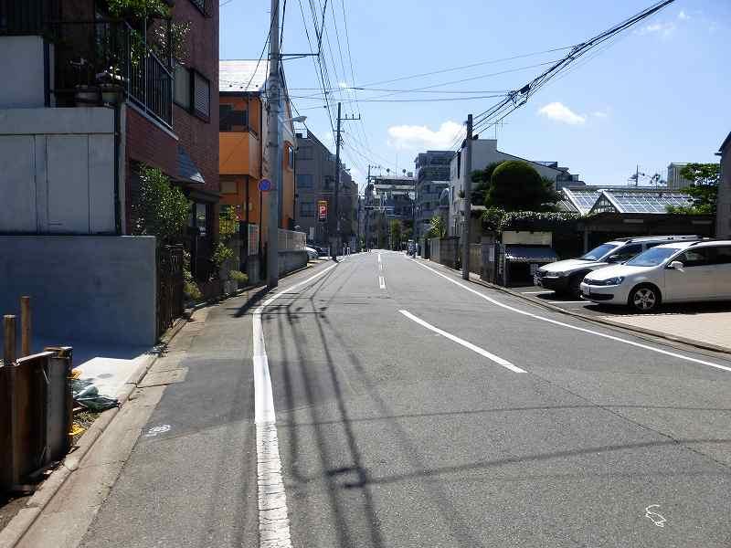 Local photos, including front road. Local photos, including the front road (August 27, 2013) Shooting