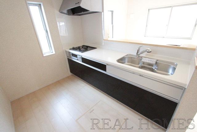 Kitchen. Indoor (12 May 2013) Shooting A Building