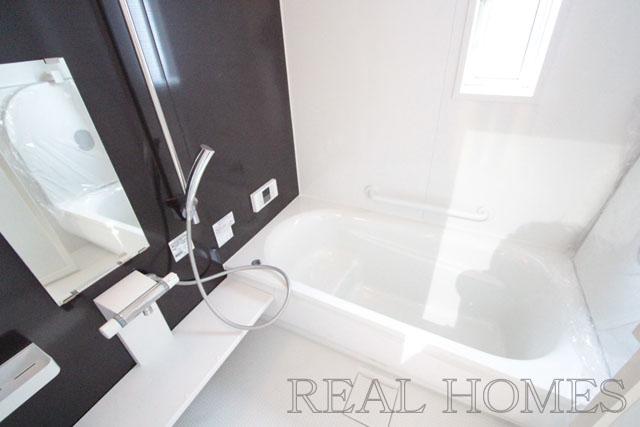 Bathroom. Indoor (12 May 2013) Shooting B Building