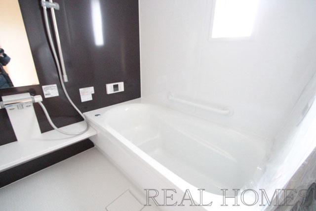 Bathroom. Indoor (12 May 2013) Shooting A Building