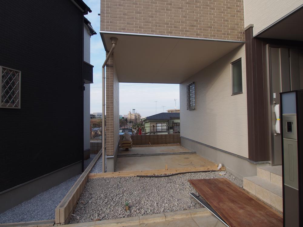 Parking lot. Local (12 May 2013) Shooting