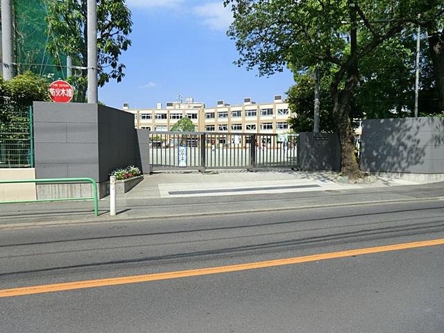 Primary school. 763m until Itabashi saplings Elementary School