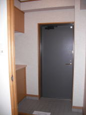 Entrance. Entrance, I can not see the room because there is a door between the living