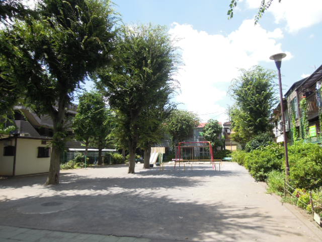 park. Pudong New Area 94m until the children's amusement park (park)