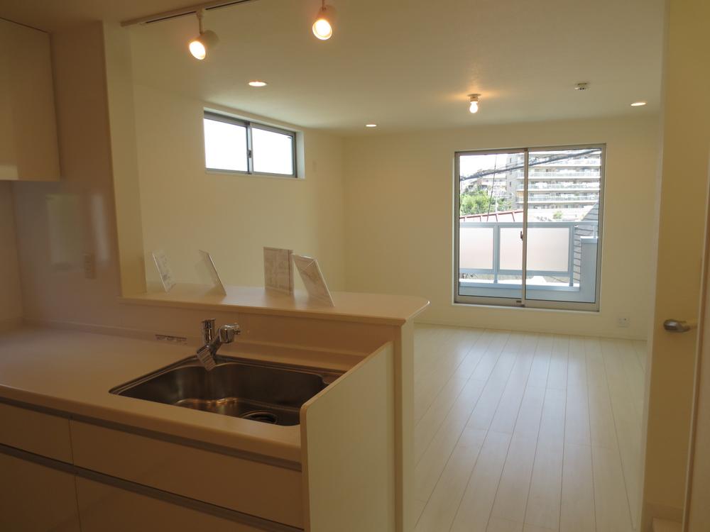 Living. Local (September 2013) Shooting