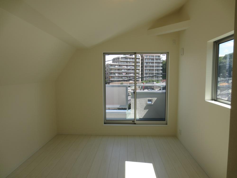 Non-living room. Local (September 2013) Shooting