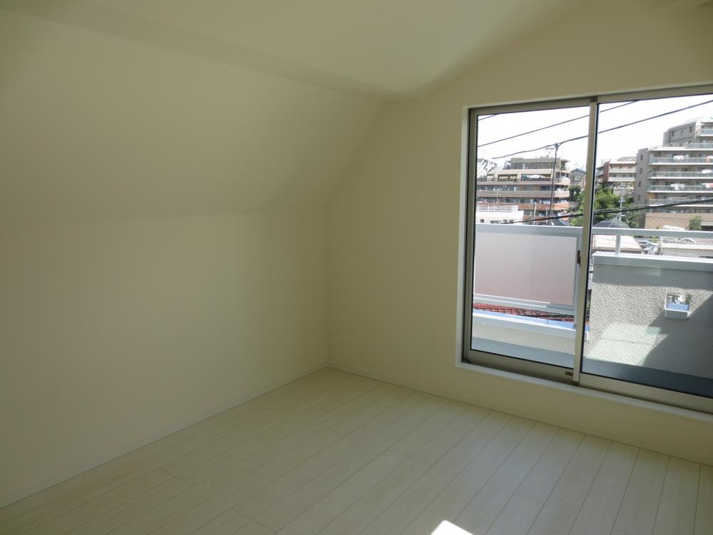 Non-living room. Local (September 2013) Shooting