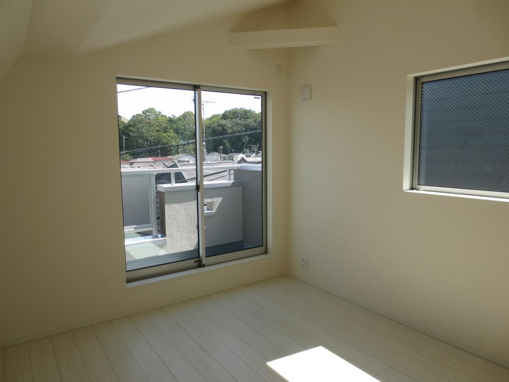 Non-living room. Local (September 2013) Shooting