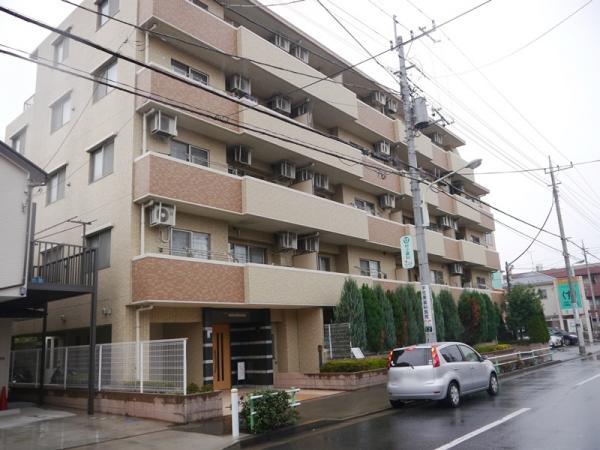 Local appearance photo. Local (11 May 2013) Shooting