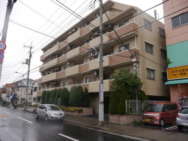 Local appearance photo. Local (11 May 2013) Shooting