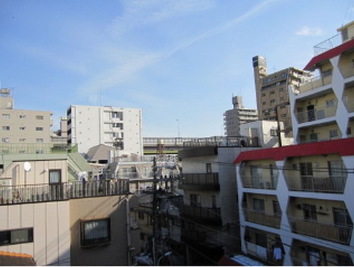 View. Balcony is facing south!