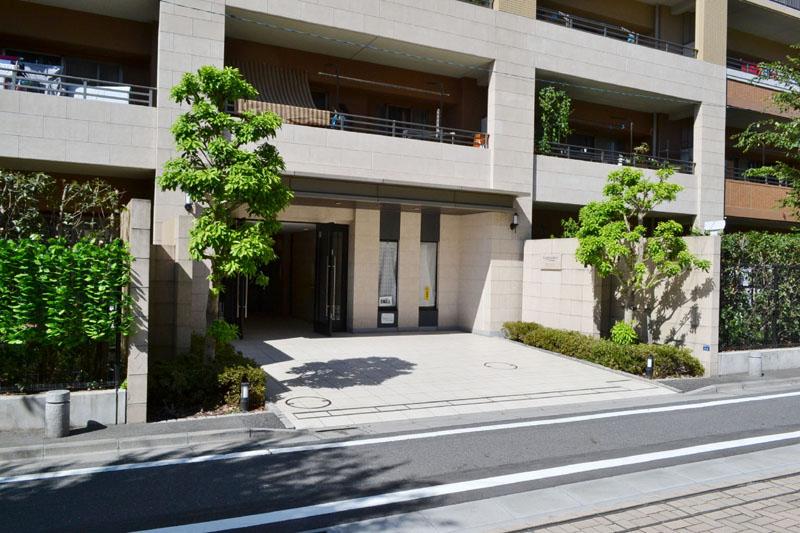 Entrance. Local (September 2013) Shooting