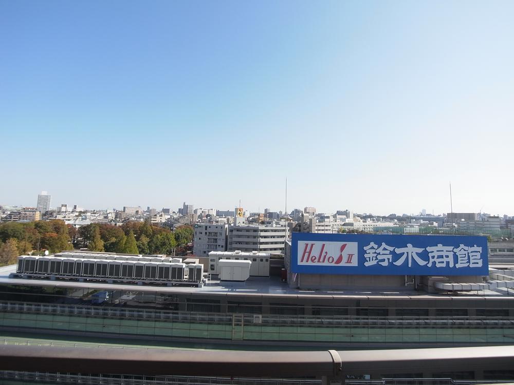 View photos from the dwelling unit. View from the site (November 2013) Shooting