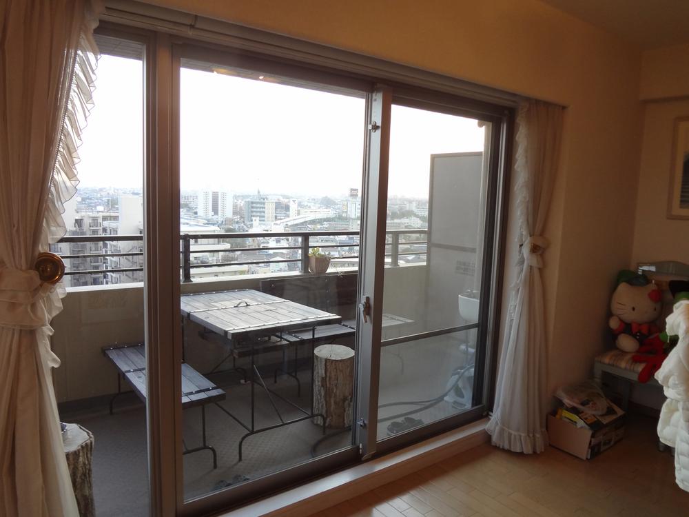 Balcony. Local (11 May 2013) shooting balcony width 1.8m