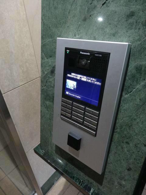 Other. Auto-lock with a TV monitor