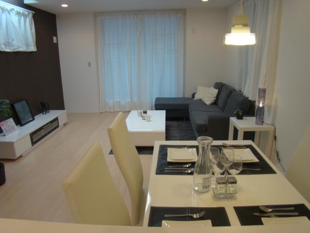 Same specifications photos (living). Same specifications