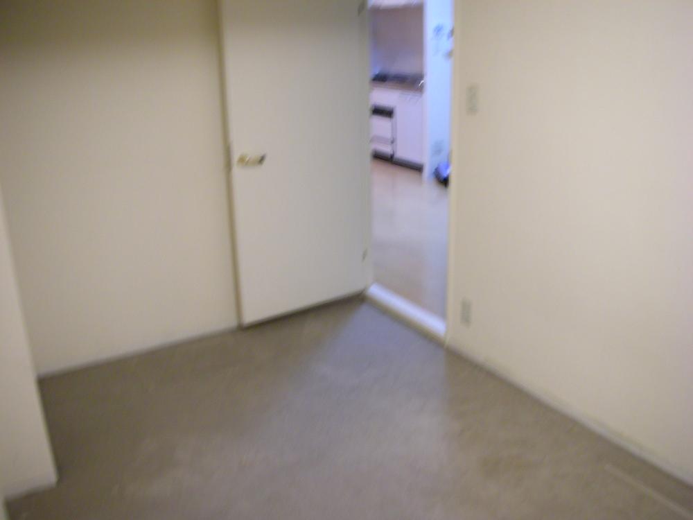 Non-living room. Indoor (11 May 2013) Shooting