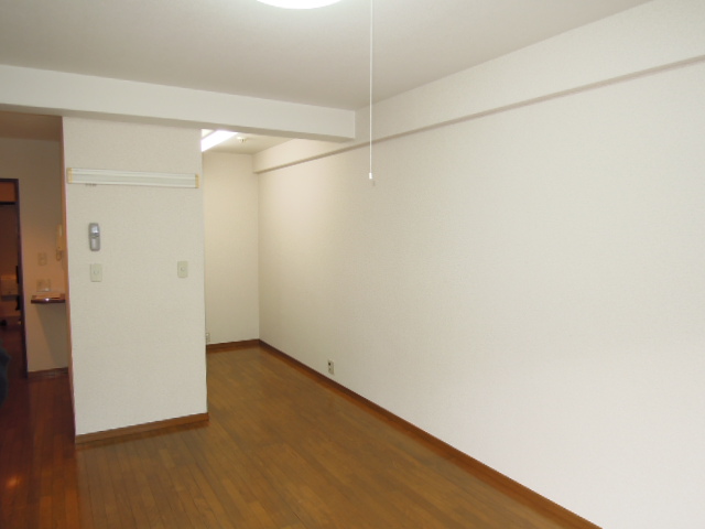 Other room space. Living day is good!