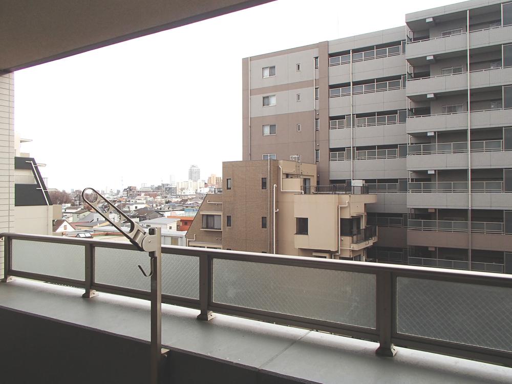 Local appearance photo. Local (12 May 2013) Shooting