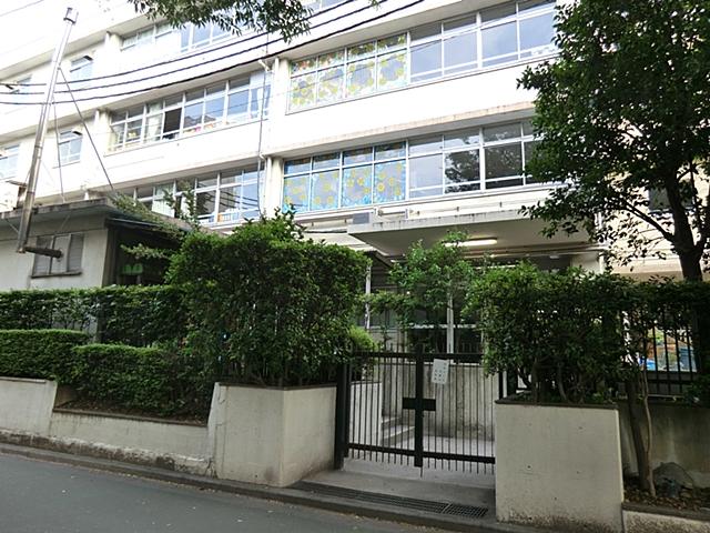 Junior high school. 1037m to Itabashi Itabashi first junior high school