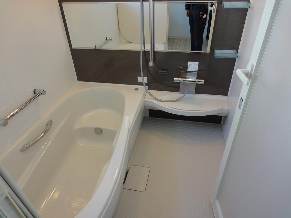 Same specifications photo (bathroom). (Building 2) same specification