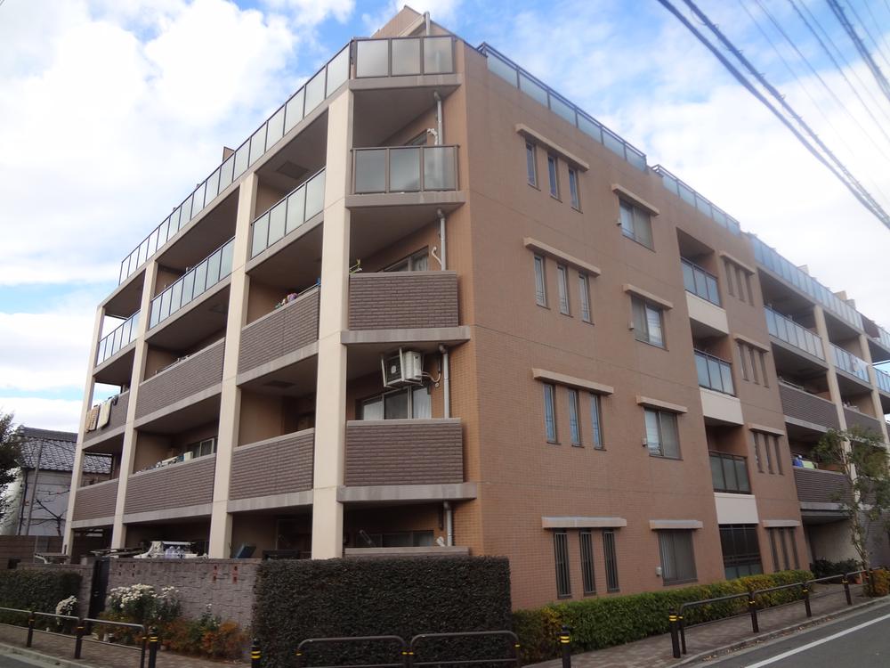 Local appearance photo. Local (12 May 2013) Shooting