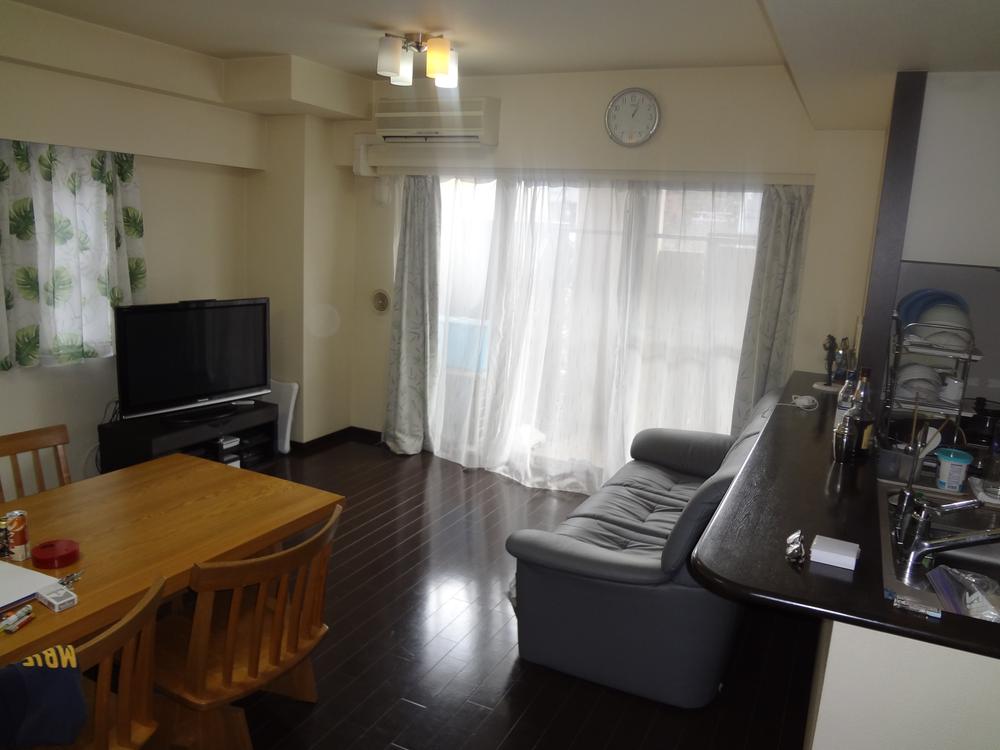 Living. Indoor (12 May 2013) Shooting "Furniture in me, Furniture etc. are not included in the sale price. "