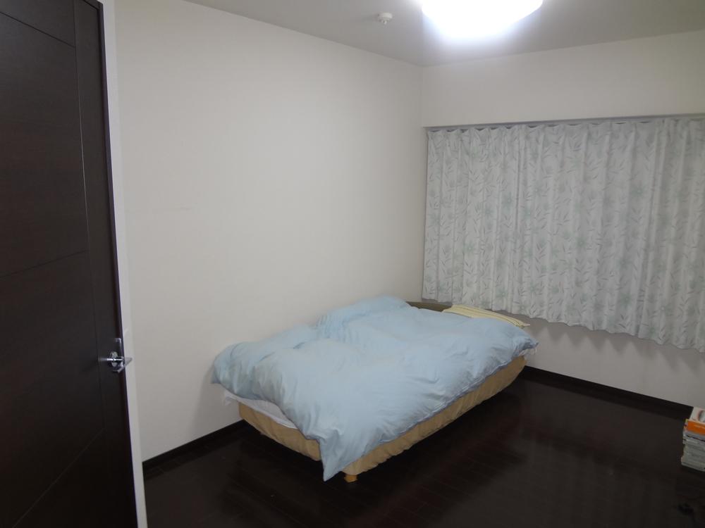 Non-living room. Indoor (12 May 2013) Shooting