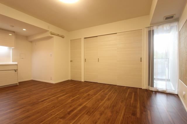 Living. Already full renovation!