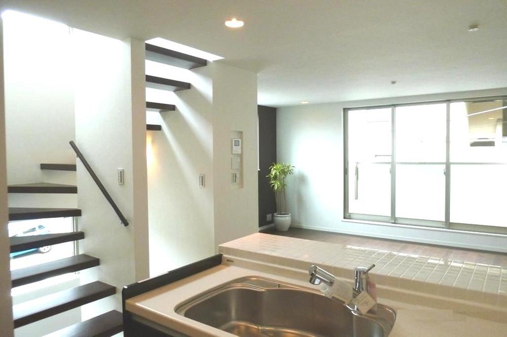 Same specifications photos (living)