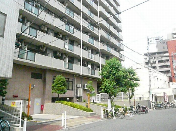 Kitchen.  [appearance] Space in the front is also wide