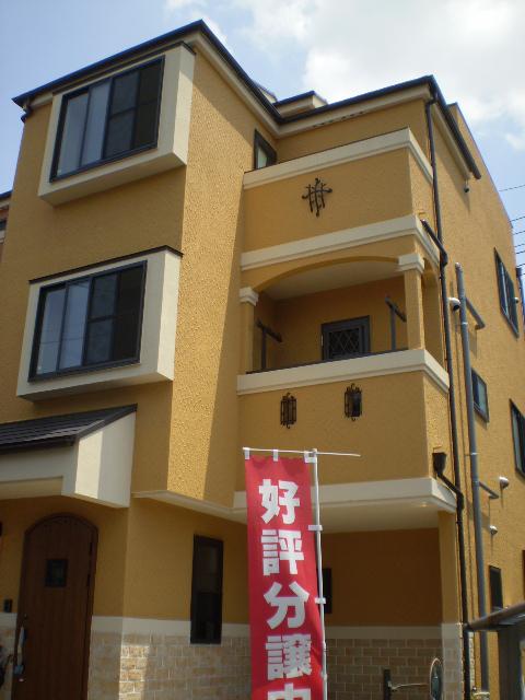 Same specifications photos (appearance). It will be the appearance of the same specification. Appearance in the image of the south of France, Provence region. There is a very friendly atmosphere. There are close to completion Property, You can see the appearance.