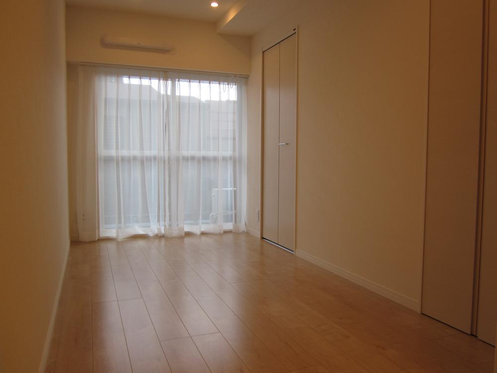 Non-living room. Indoor (September 2013) Shooting