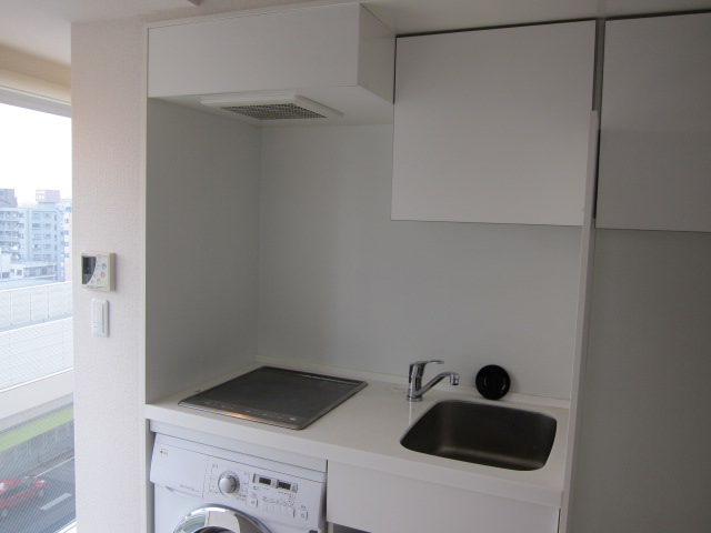 Kitchen. Drum-type washing machine