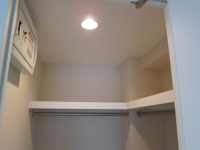 Receipt. Walk-in closet