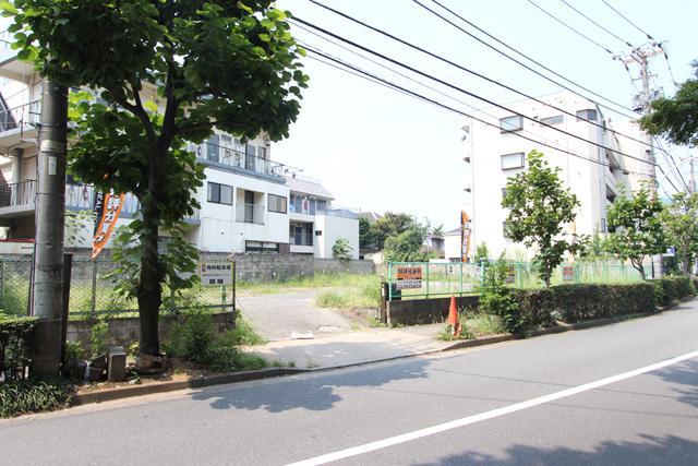 Local photos, including front road. Local (August 2013) Shooting