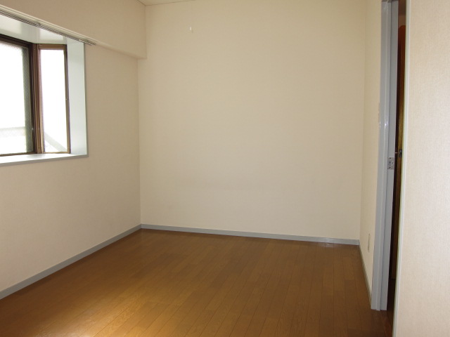 Living and room. ● Western style room 5 Pledge