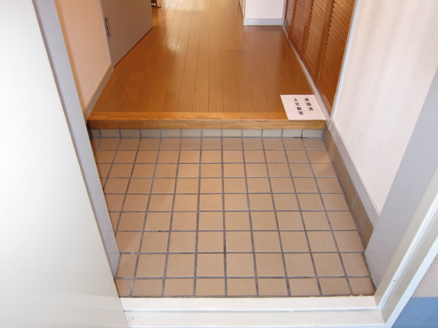 Entrance. ● Entrance