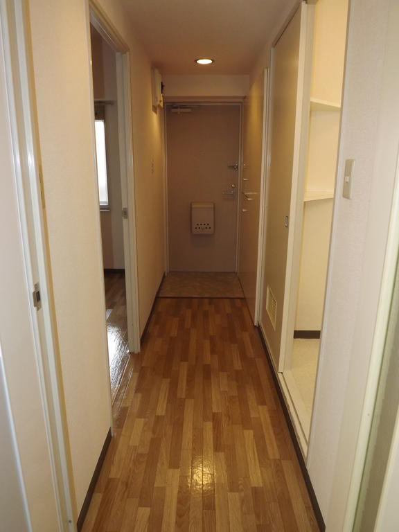 Other room space. Corridor