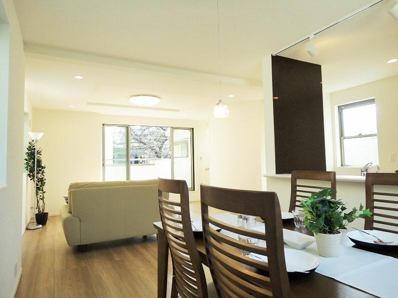 Living. Living (B Building)