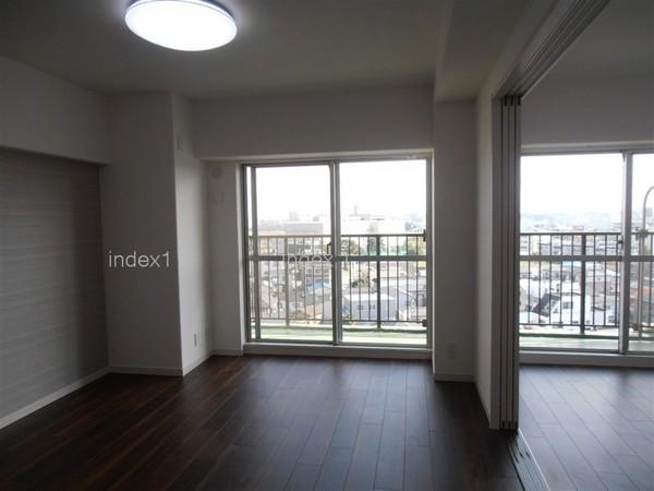 Living. Living of cross Ecocarat!