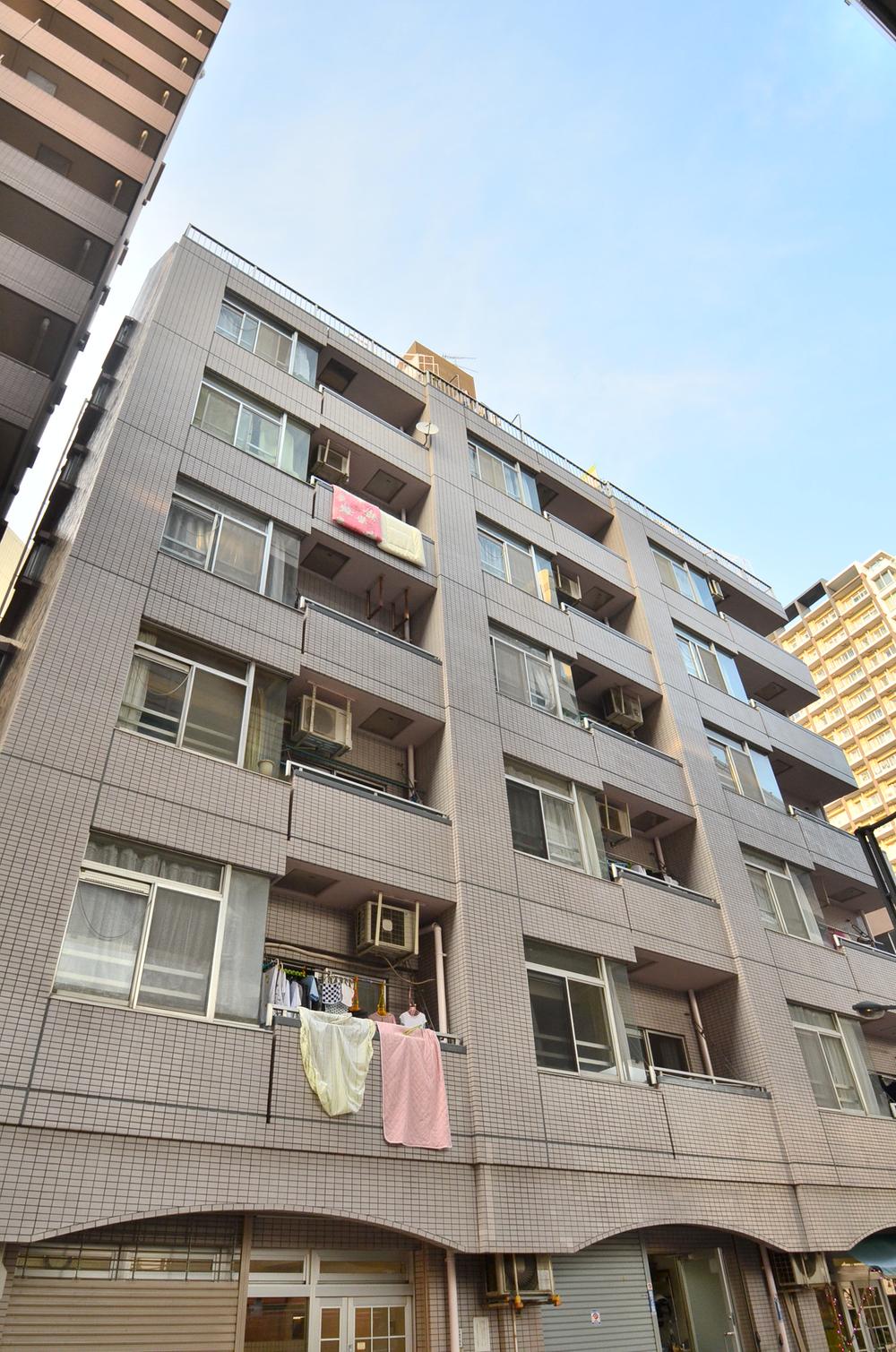 Local appearance photo. Local (11 May 2013) Shooting